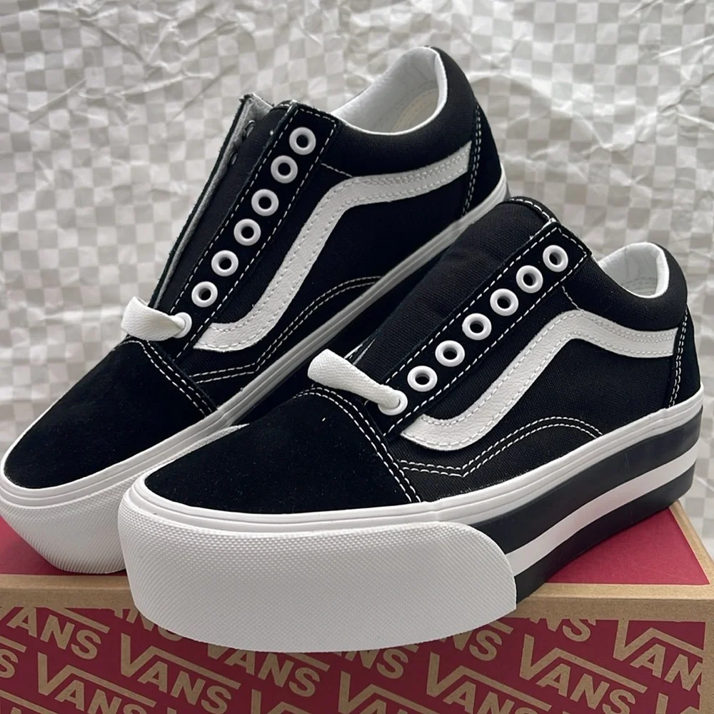 Vans WMNS Platform Sneakers Old Skool Stackform Smarten Up Black/Wht VN0009PZBZW